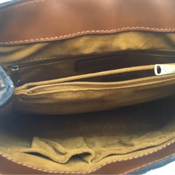 PATRICIA NASH Elegant Brown Leather Shoulder Bag with Metallic Clasp - Picture 12 of 16